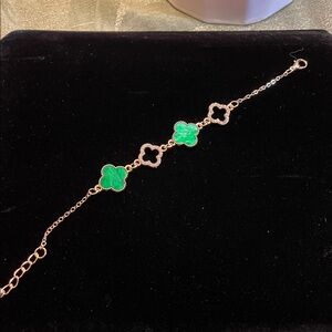 NWOT Blossom Green Clover Bracelet